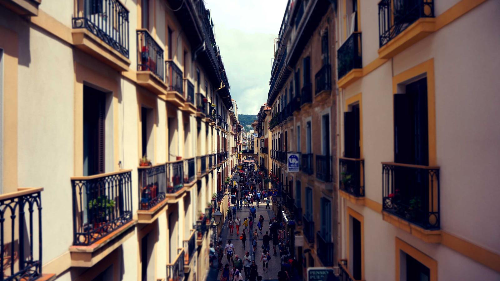 Small Languages Need Everyday Spaces to Survive